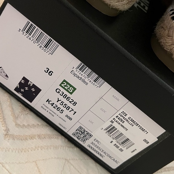 BNIB SIZE 36 black and white cc espadrilles - Picture 6 of 7